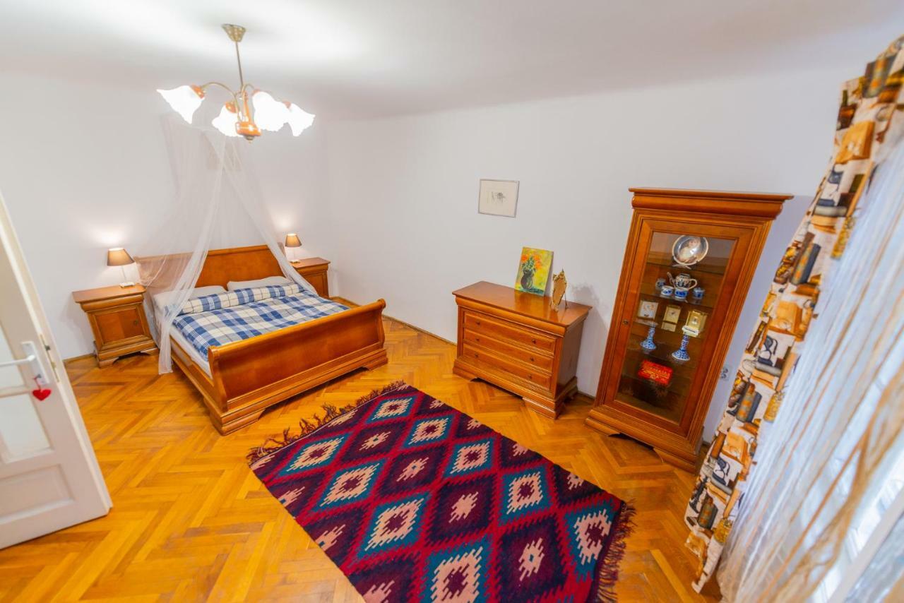 Pine House Apartamento Braşov Exterior foto