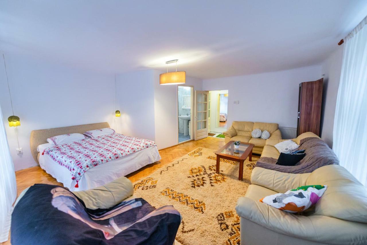 Pine House Apartamento Braşov Exterior foto