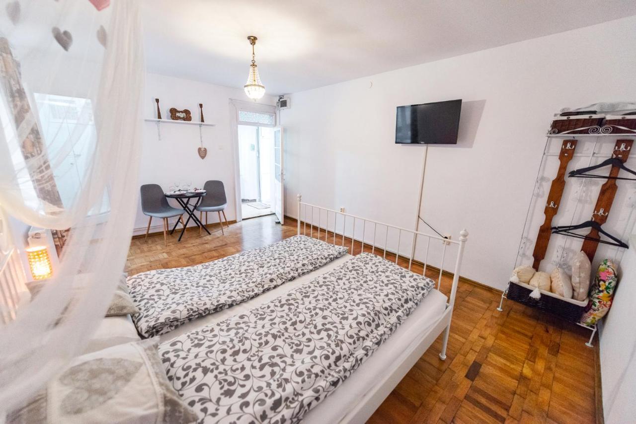 Pine House Apartamento Braşov Exterior foto