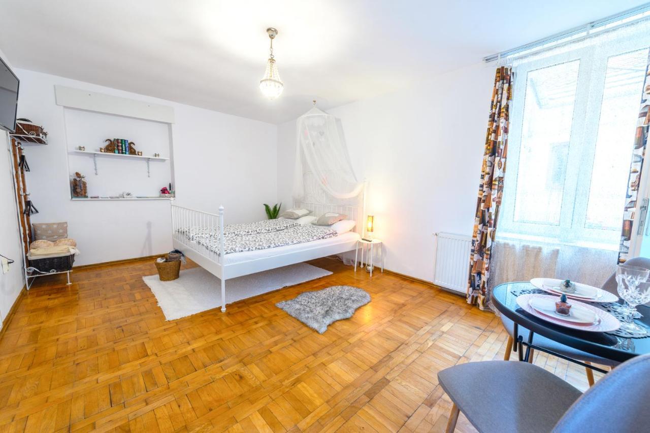 Pine House Apartamento Braşov Exterior foto